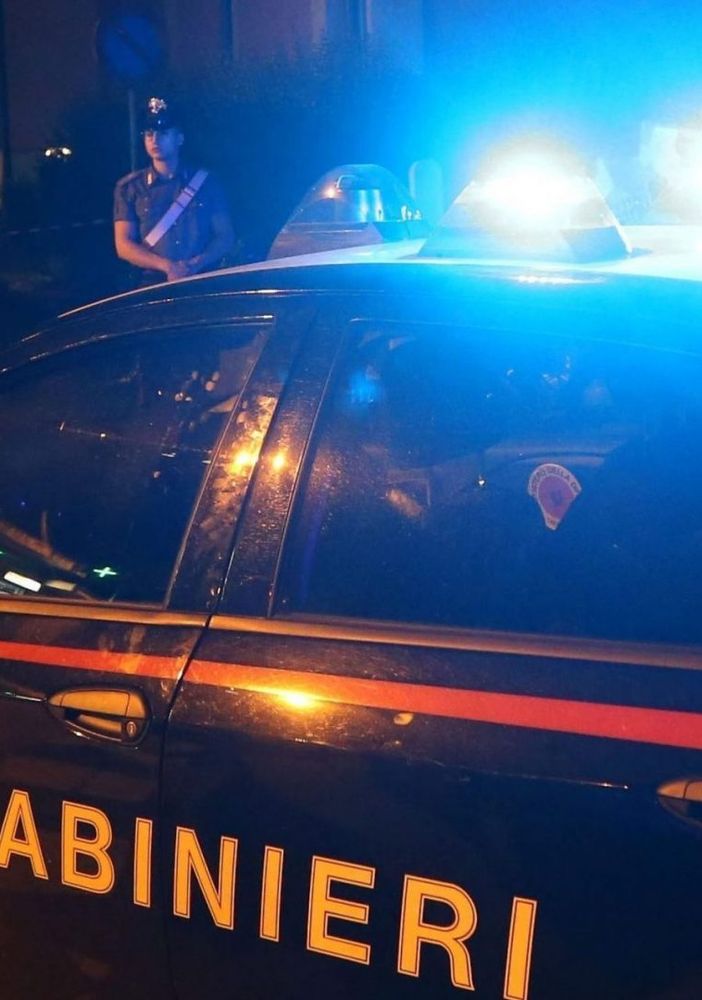 Mortara: trovato in stazione con l'hashish e un coltello a serramanico, 21enne denunciato