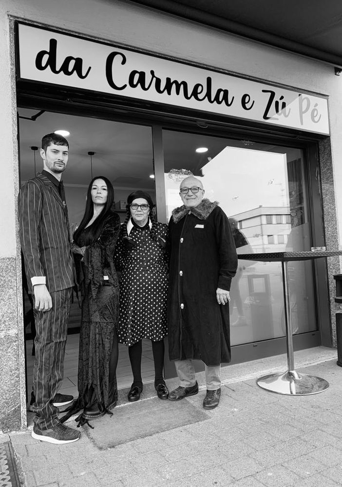 Magenta, speciale Halloween. E la famiglia Cannizzo si trasforma nella famiglia Addams