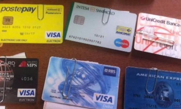 2400 transazioni con carte rubate: Questore chiude per 15 giorni bar di Milano