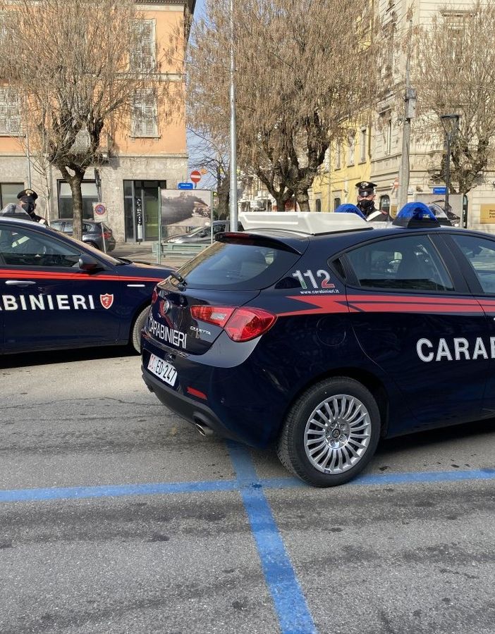 Chignolo Po: sorpresi dai carabinieri fuggono nelle campagne, denunciati due pusher