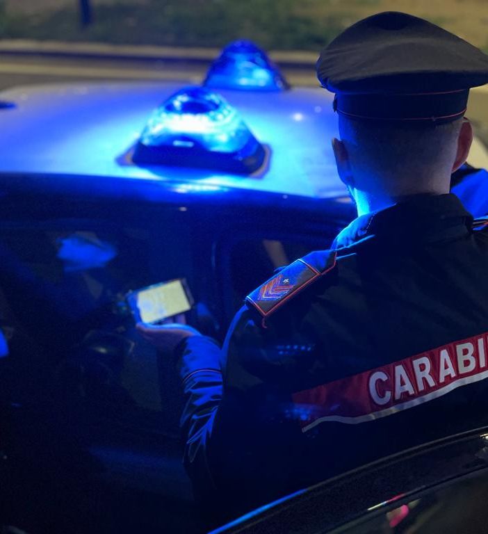 Garbagnate Milanese: spara quattro colpi di pistola e uccide l'amante della moglie, arrestato