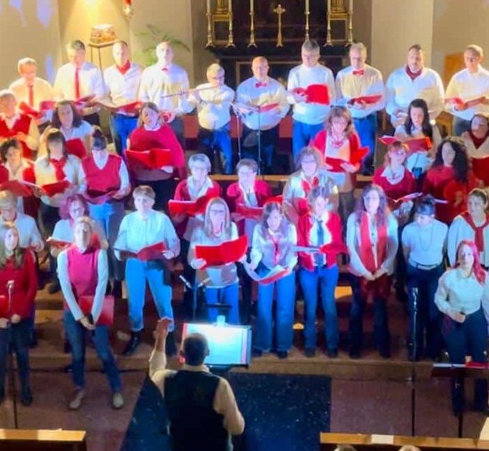 Robecco sul Naviglio: strepitoso successo per la corale polifonica a Castellazzo dè Barzi per il concerto di Natale