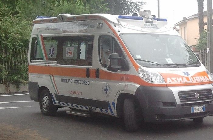 Vigevano: cade in bici in via Cararola, 54enne trasportato al San Matteo