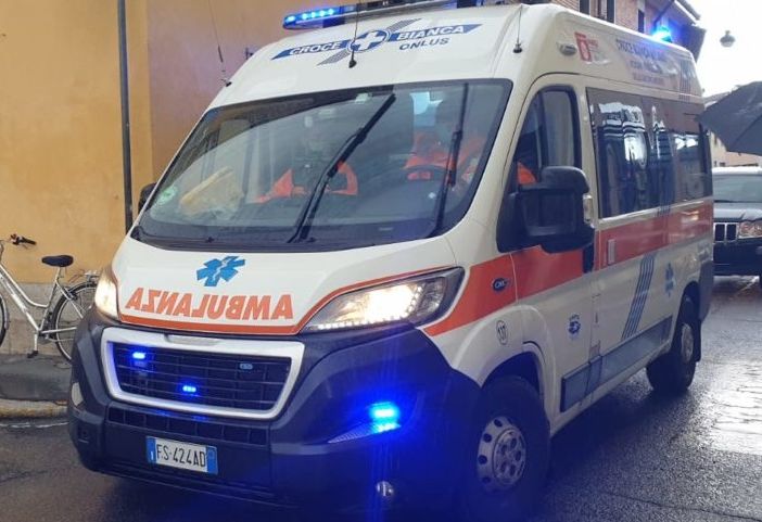 Corbetta: esce di casa ubriaco e si schianta in scooter, lo trovano i Carabinieri