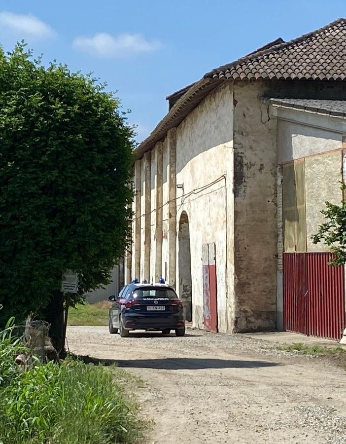 I Carabinieri di Mede intervenuti a Cascina Favina