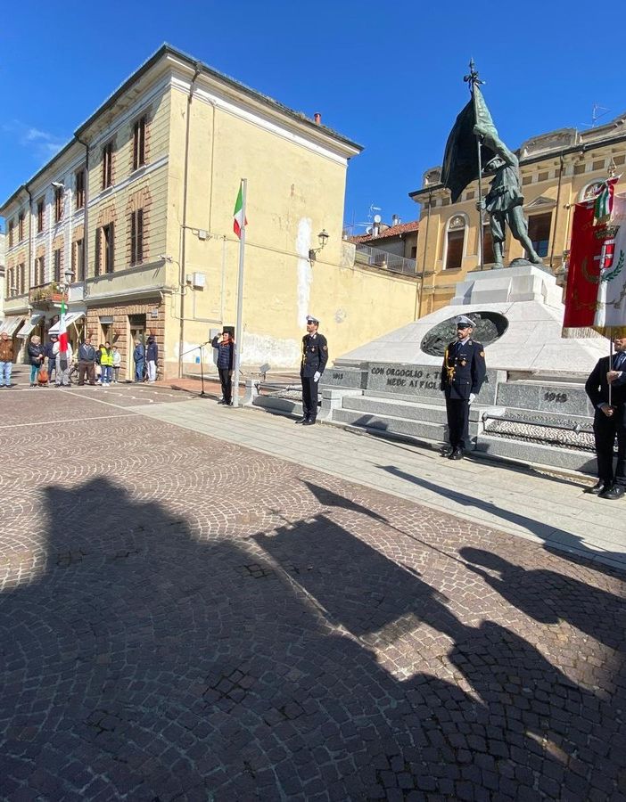Mede: celebrato il 25 aprile in piazza della Repubblica, le immagini