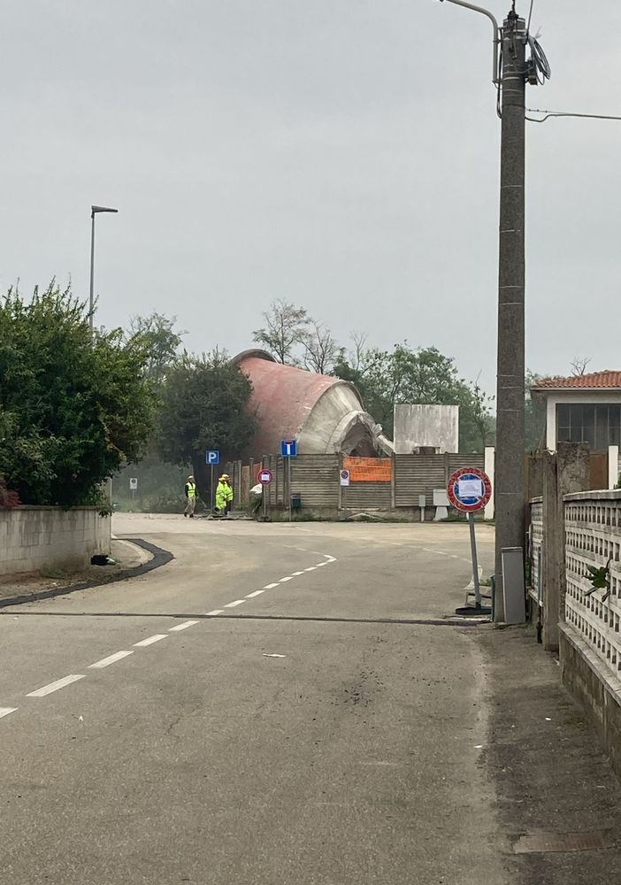 Dorno, abbattuta la torre dell'acquedotto in via Zino (VIDEO E FOTO)