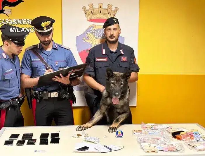 Rozzano: 500 dosi di &quot;coca&quot; al giorno, nove arresti