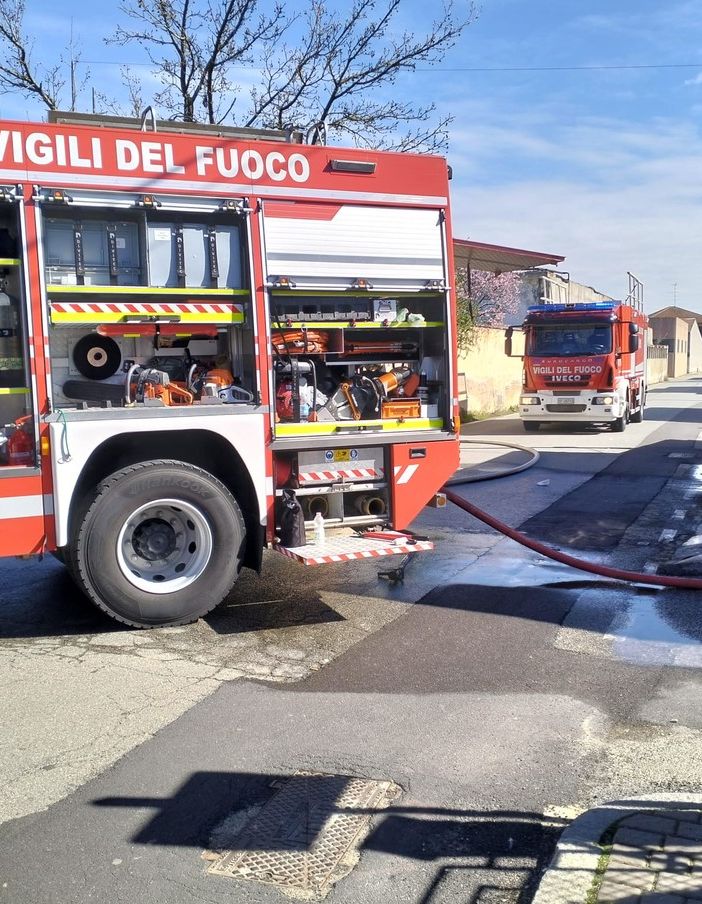 Robbio: incendio divora un'abitazione in via San Rocco
