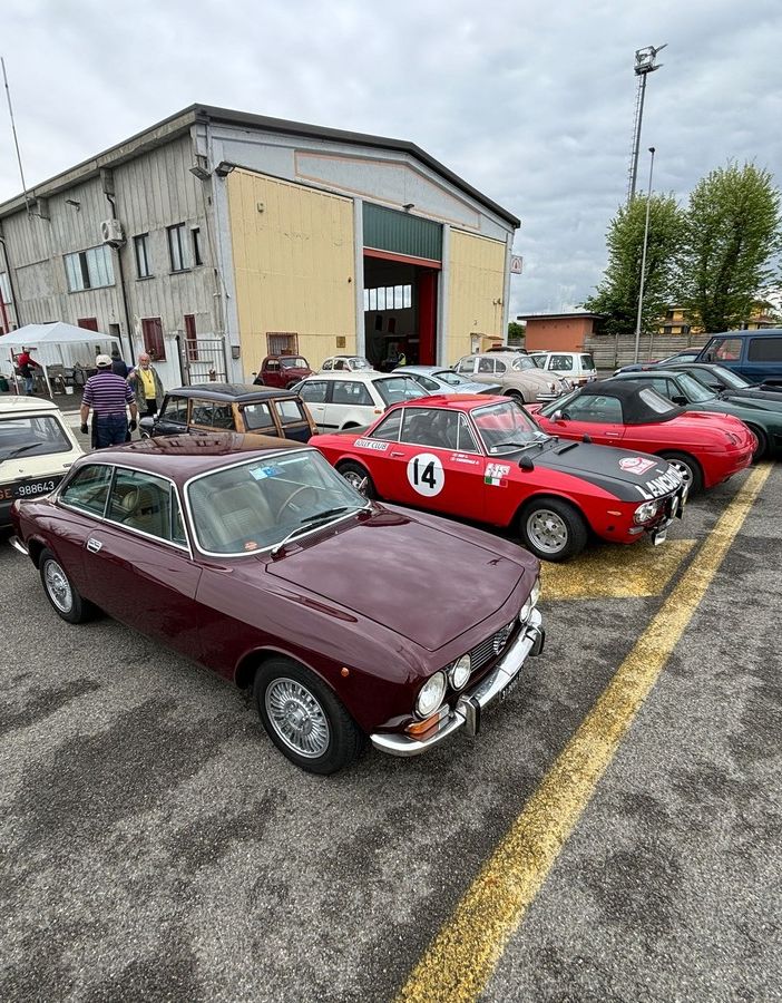 Mede, le immagini di &quot;Lomellina Classic&quot; evento benefico con auto d'epoca