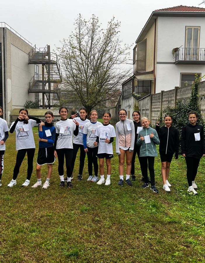 Campestre d'istituto nel giardino della Robecchi, in pista oltre un centinaio di ragazzi delle medie