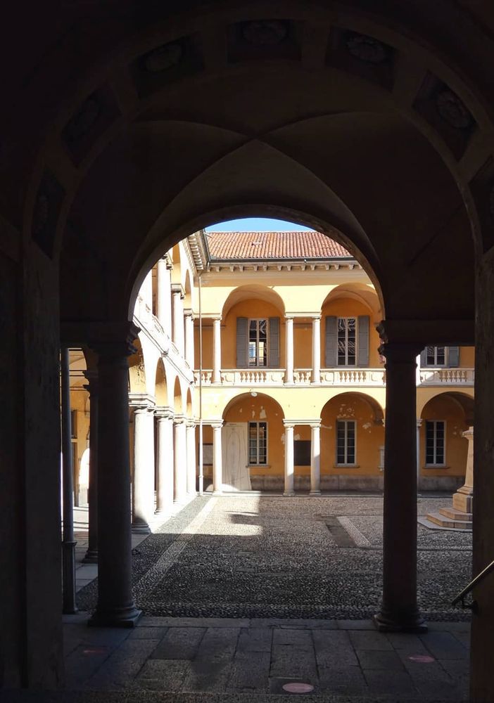sabato 17 aprile, storie curiose ed inedite tra i cortili di Pavia