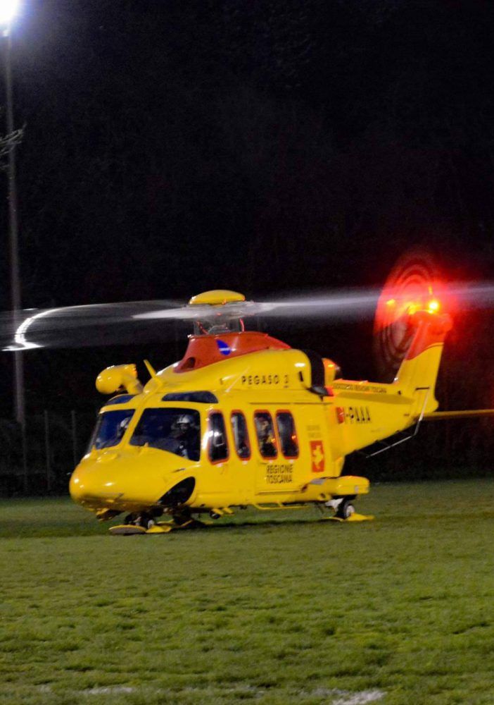 Scontro tra auto nella notte sull'autostrada Milano-Genova: ferite 8 persone, tra cui 4 bambini