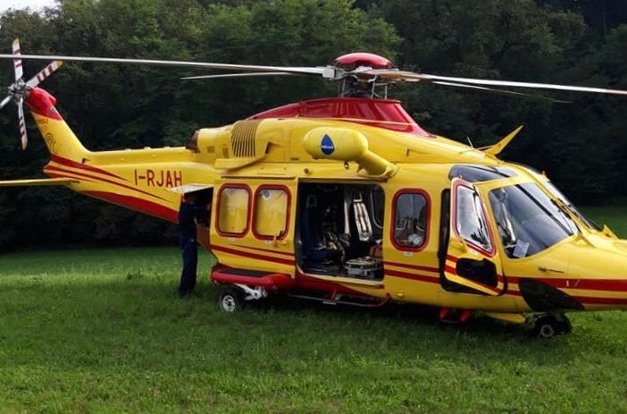 Scaldasole: cade da cavallo in via Cardinala, 26enne soccorsa con l'elicottero