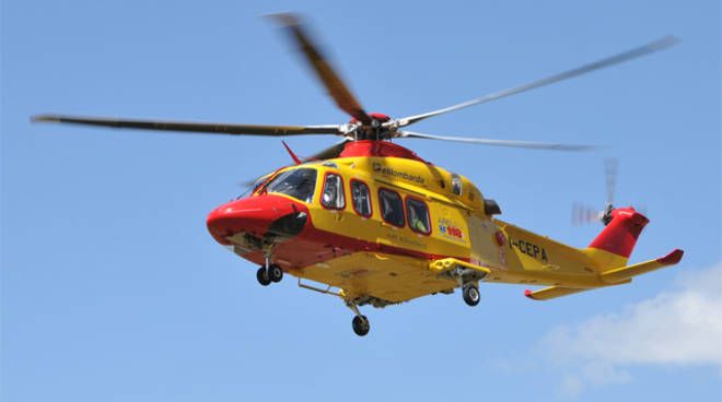 Casatisma: scontro frontale auto-moto sulla provinciale 35, gravemente ferite due persone