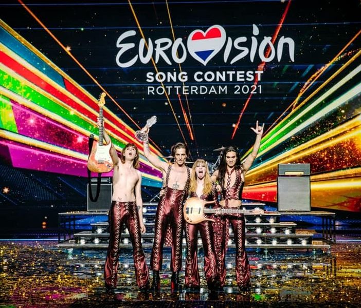 Eurovision 2022, Alessandro Cattelan e Laura Pausini alla conduzione?