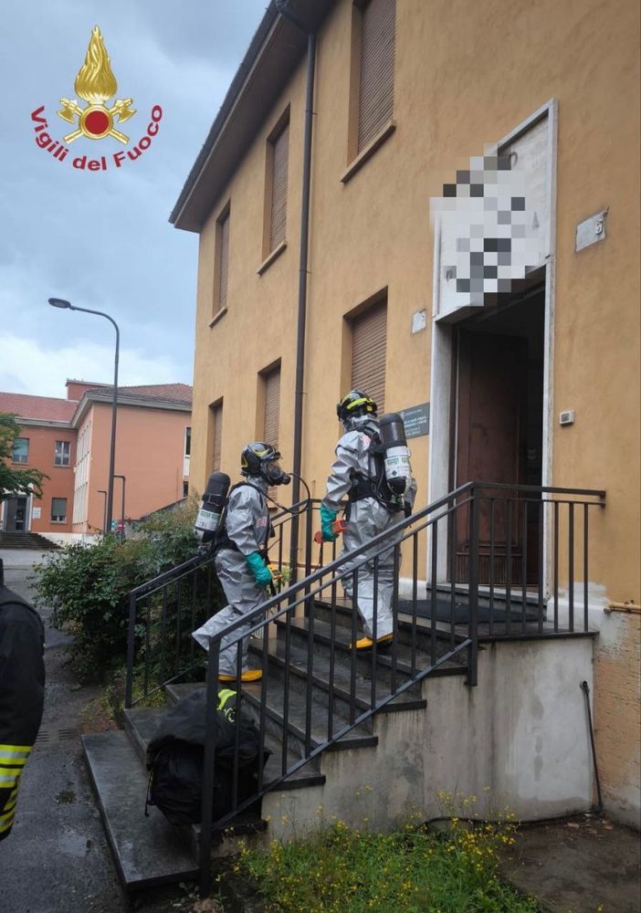 Pavia: fuga di sostanze chimiche all'Università, due persone intossicate e area isolata