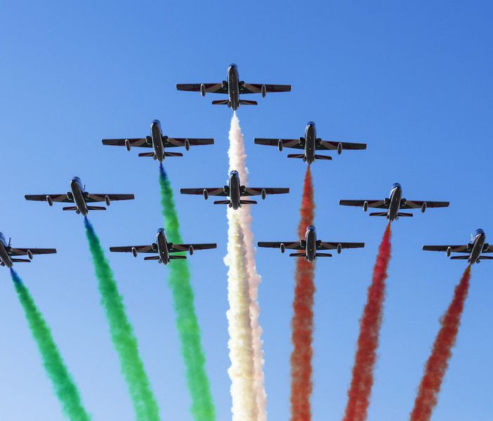 Le Frecce Tricolori nel cielo sopra Vercelli: nel 2023 l'esibizione della Pattuglia acrobatica