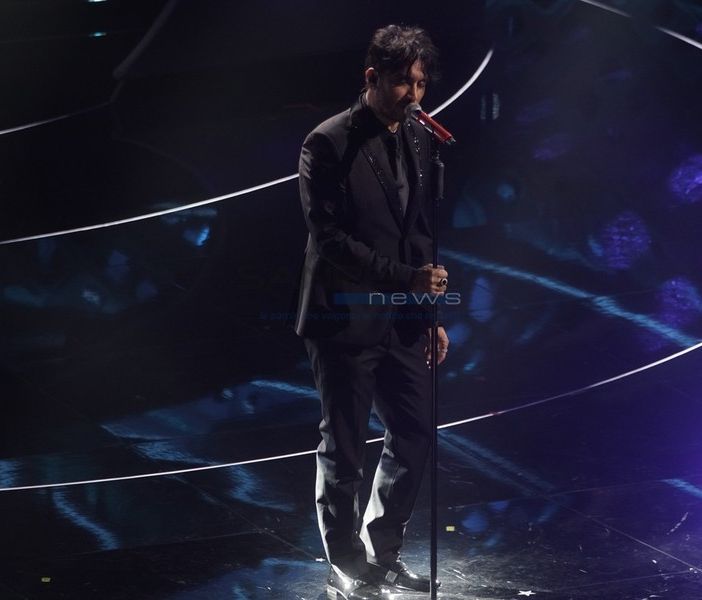&quot;La distanza fra me e l'universo sono i miei figli&quot;: Fabrizio Moro racconta il nuovo sé da quando è diventato padre
