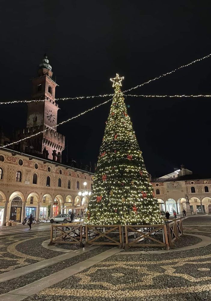 foto tratte dalla pagina Facebook dell'assessore Andrea Sala