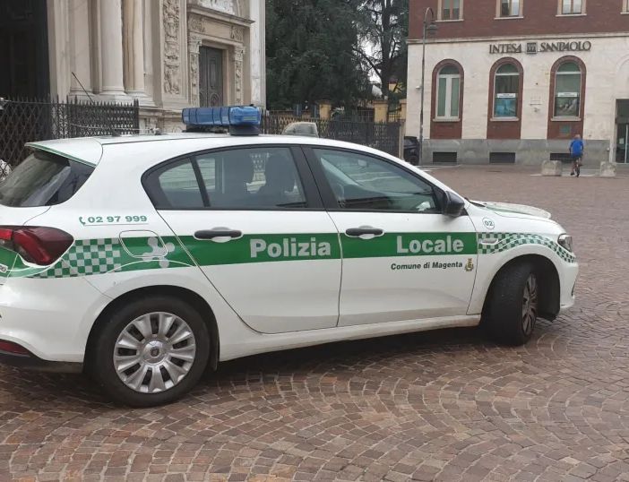 Magenta, lite in farmacia per una questione di precedenza: anziano finisce al pronto soccorso