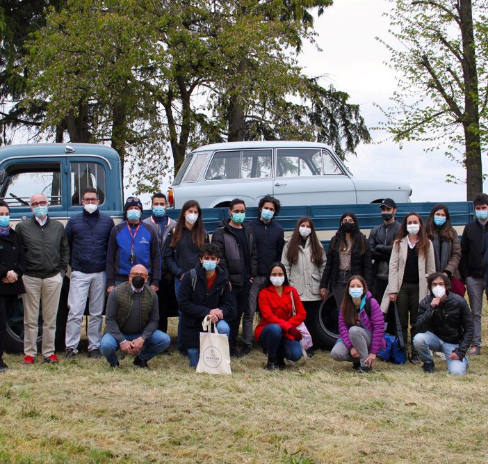 Mezzi storici, studenti in visita a Stroppiana (Vc) da ‘Marazzato’ per creare un polo di interesse attivo tutto l’anno