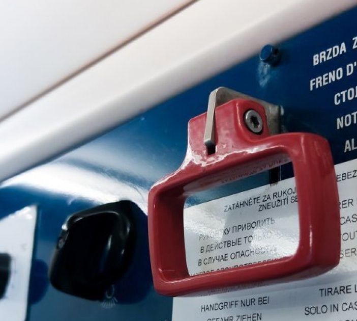 Novara: azionano il freno di emergenza, due giovani italiani denunciati dalla Polfer