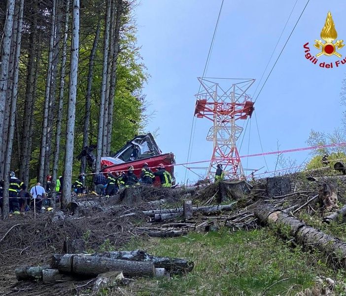 Tre fermi per la strage del Mottarone. Gli inquirenti: «Un gesto consapevole dettato da ragioni economiche»