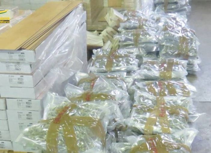Spaccio internazionale, maxi operazione della Guardia di Finanza: sei tonnellate di droga destinate alla Lombardia