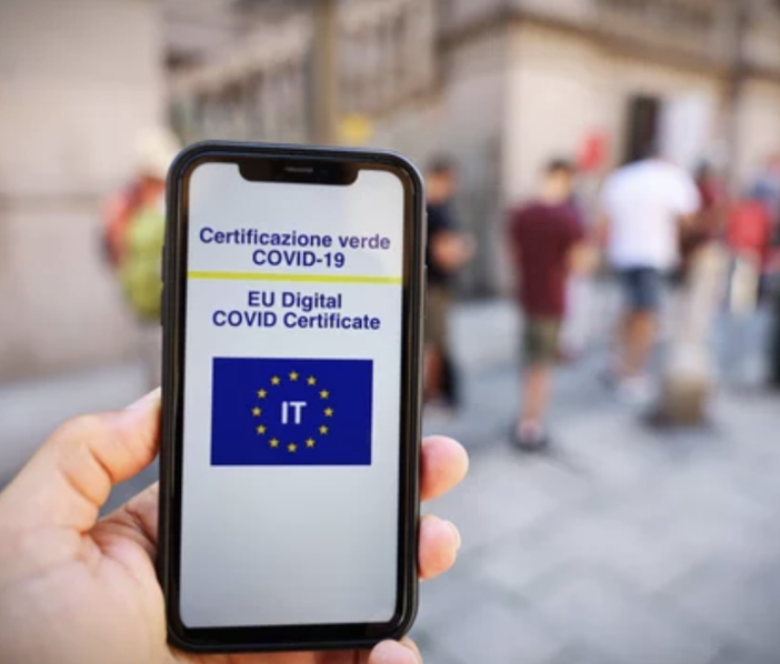 Arriva il Super green pass, cosa cambia da lunedì 6 dicembre fino al 15 gennaio