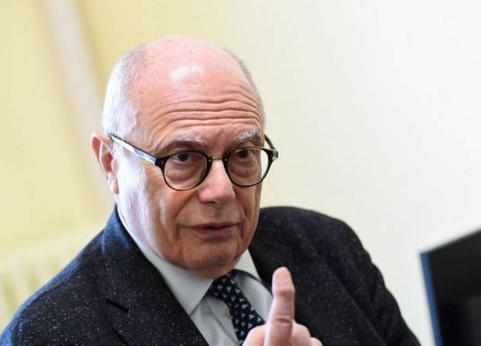 Virologi in tv solo col ‘permesso’? Insorge Galli: ‘nemmeno sotto il fascismo’