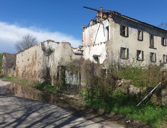 Boffalora sopra Ticino, la storica cascina Gambarina a rischio crollo, risale alla fine dell’800