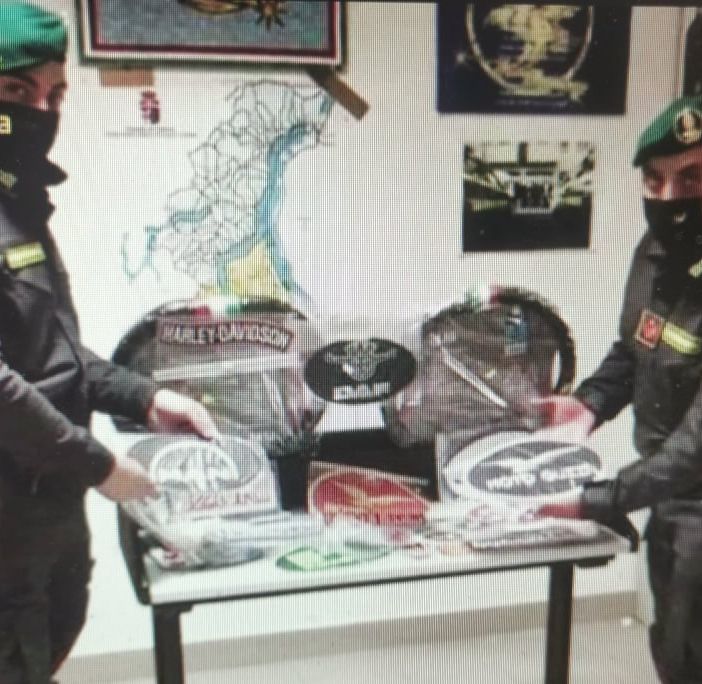 Como, 870mila euro di prodotti contraffatti sequestrati dalla GDF