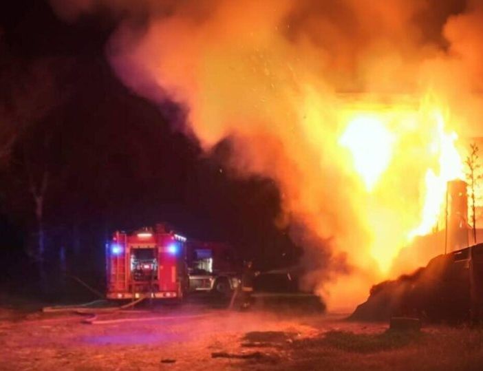 Abbiategrasso: incendio nella notte, distrutto un negozio di abbigliamento