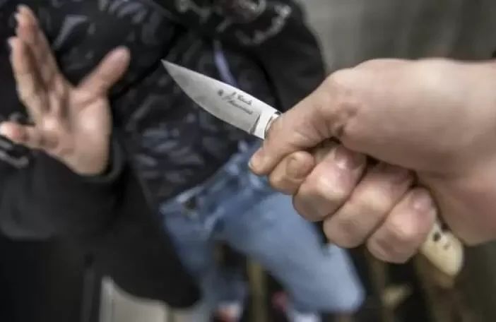 Novara: tre ragazzi aggrediti, denunciati quattro coetanei