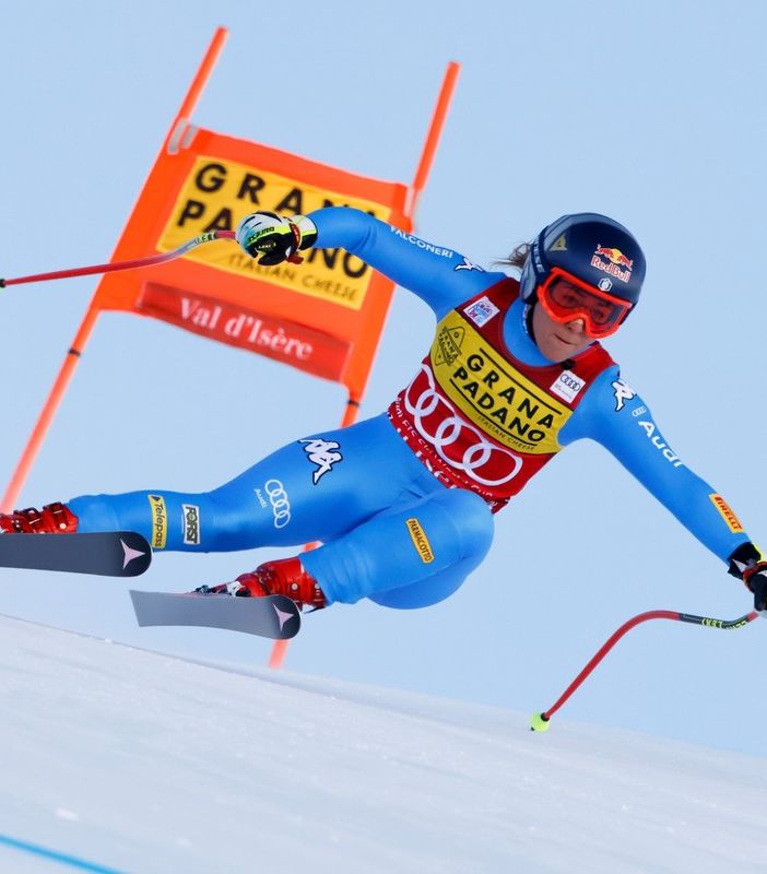 Sci, la lombarda Sofia Goggia è  immensa: vince in discesa a St. Moritz con la mano rotta