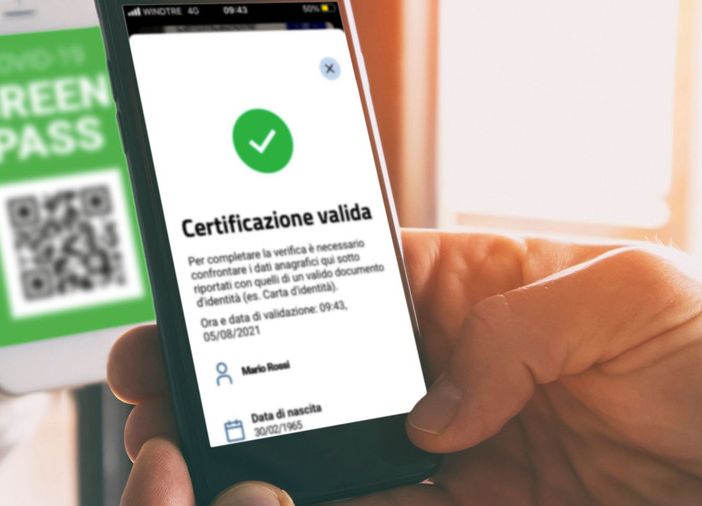 Green Pass nei negozi italiani? «Venite a fare acquisti in Ticino, dove basta la mascherina»