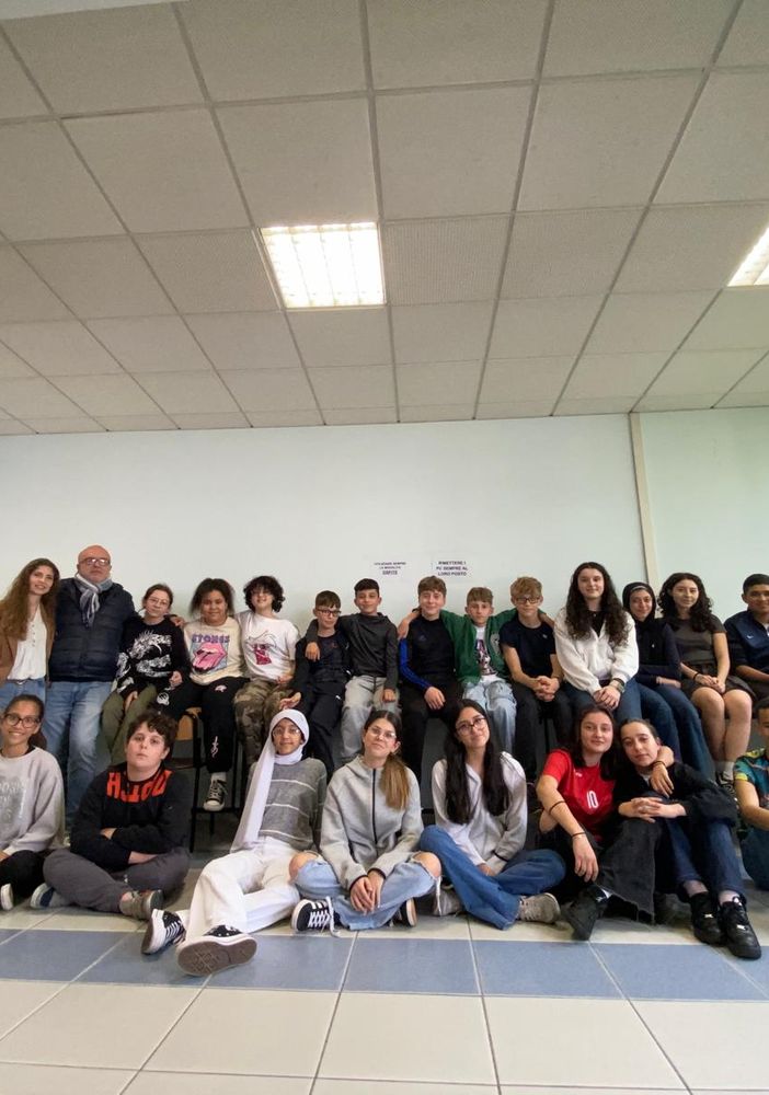 Vigevano, alla scuola media Robecchi torna il giornale scolastico digitale “The new wanted”, secondo compleanno