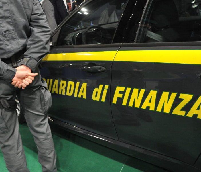 Milano: corruzione e turbativa, arrestati imprenditore e generale dei carabinieri