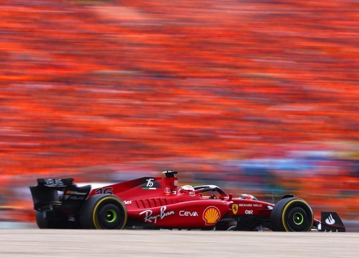 Una domenica bestiale: la Ferrari di Leclerc trionfa in casa dei rivali