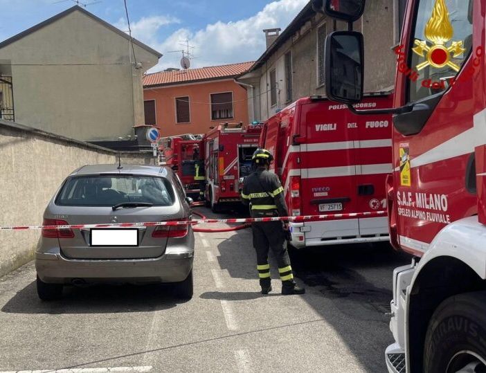 San Giorgio su Legnano: appartamento in fiamme, 41enne intossicato dai fumi in ospedale