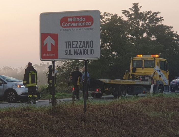 Statale 526 tra Robecco e Abbiategrasso bloccata, incidente all’altezza di Cassinetta di Lugagnano