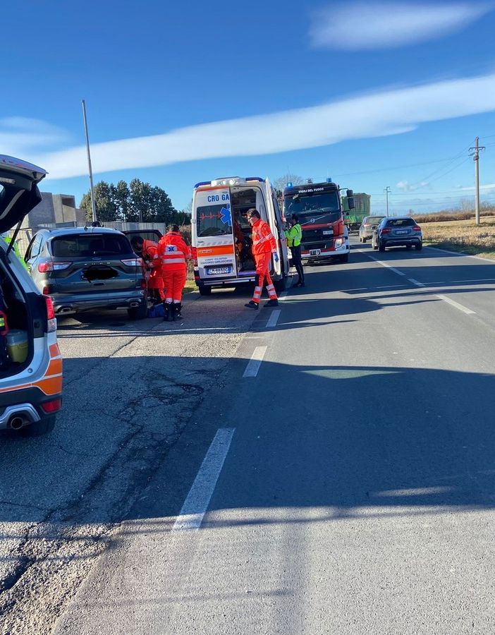Sannazzaro: incidente sulla provinciale 193bis, soccorse 4 persone