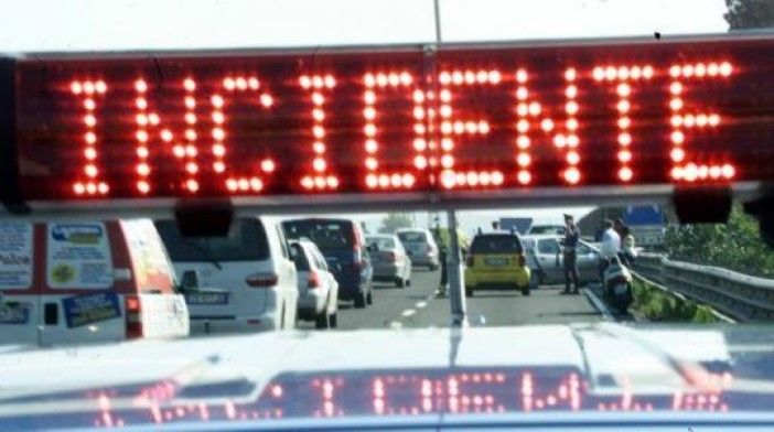 Incidente in Autolaghi: sette persone soccorse, chiusa l'uscita di Castellanza