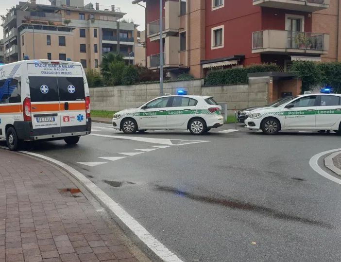 Incidente in via San Girolamo Emiliani a Magenta: due feriti non gravi e strada bloccata