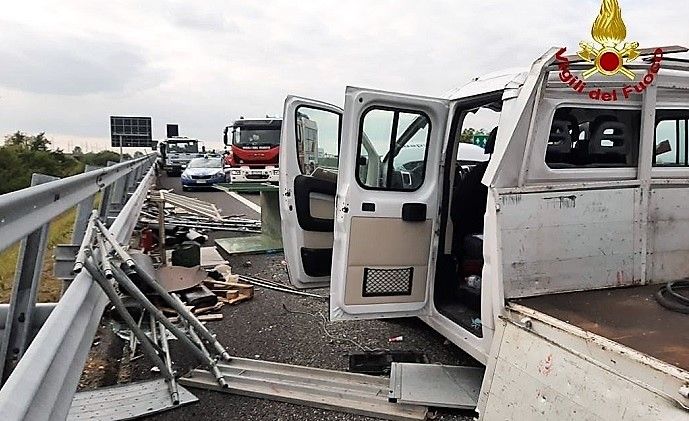 Sono due rumeni i morti nell’incidente di ieri a Vicolungo