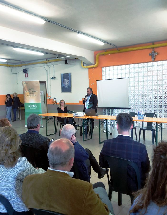 Area interna: circa 80 partecipanti ai tavoli di lavoro sulla costruzione della strategia