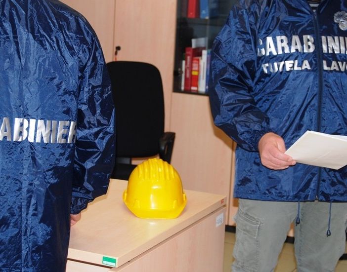 Pavia: trovati 4 lavoratori in nero in un esercizio commerciale, sanzioni per oltre 16mila euro e attività sospesa