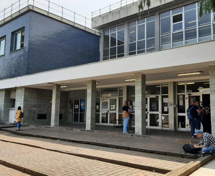 Abbiategrasso, il &quot;Corriere&quot;: studente aggressore dell’Itis espulso e bocciato. La protesta dell’avvocato difensore