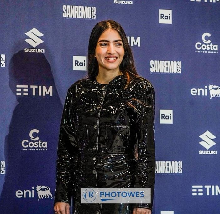 Sanremo 2025, Joan Thiele al Festival con la sua Eco: “Felice di essere qui. Per me un super onore”